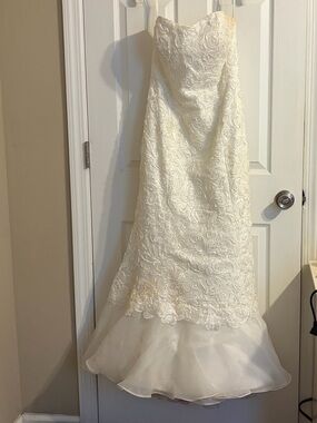 Galina Signature SWG400 Lace Mermaid Wedding Dress & Veil - Size 16